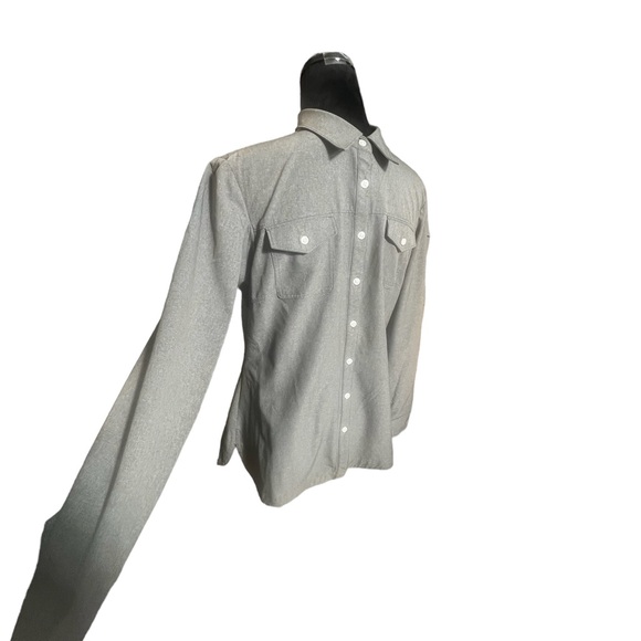 Duluth Trading, Size Medium, Grey, Long Sleeve Button Down. K29 - Picture 4 of 11